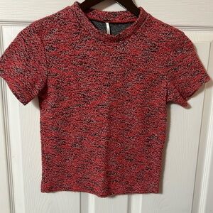 Free People speckled red and black cropped tee lilac size XS​